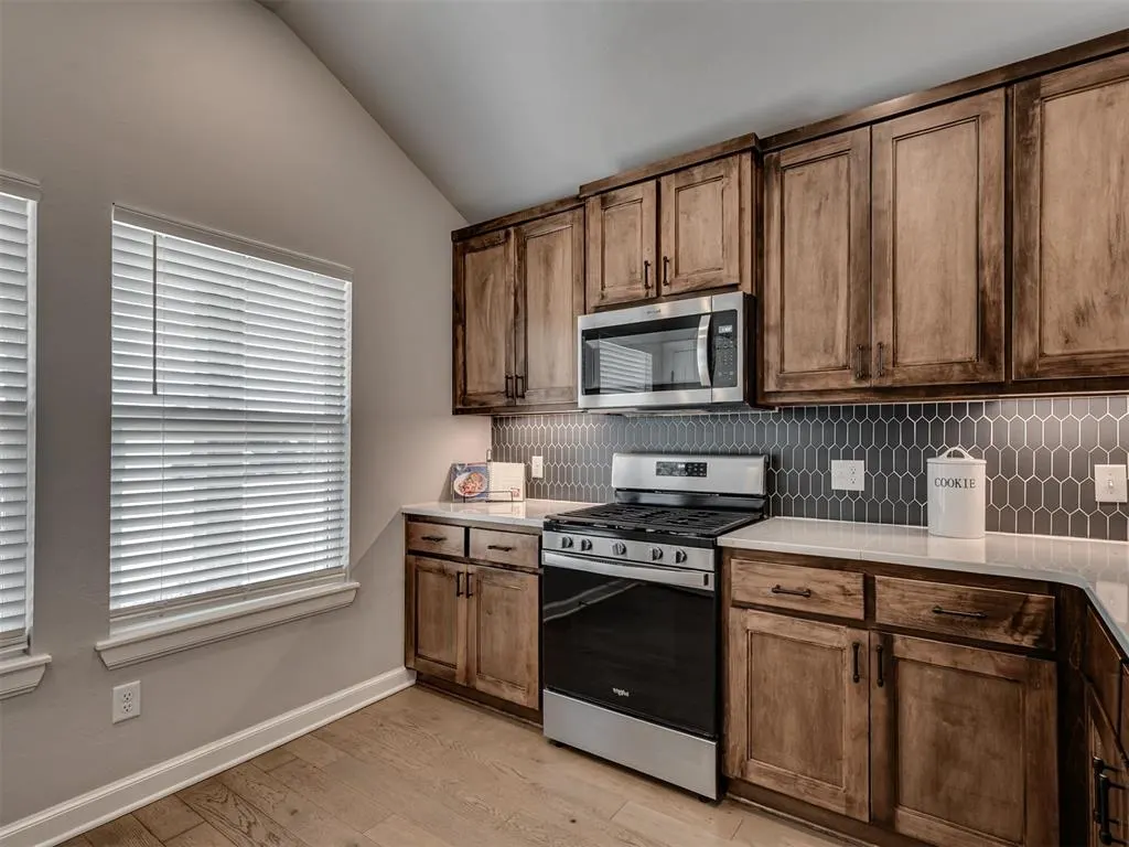 Photo 12 — 3720 Alta Vista Drive, Norman, OK 73069