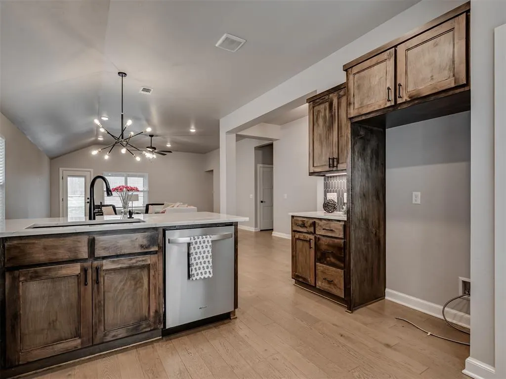 Photo 16 — 3720 Alta Vista Drive, Norman, OK 73069
