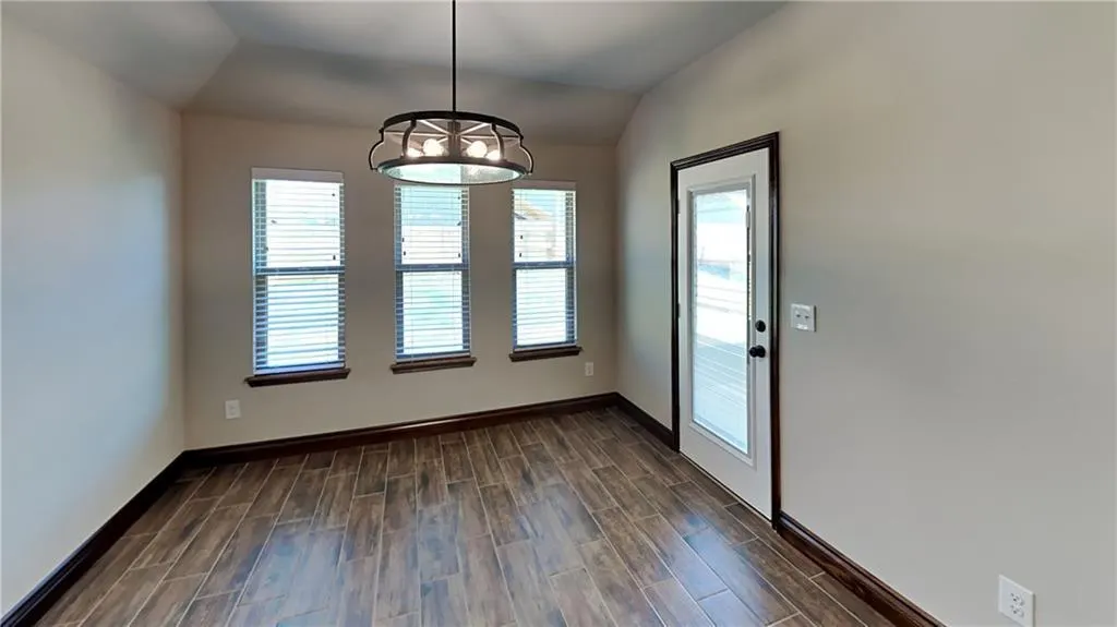 Photo 8 — 9009 NW 143rd Street, Yukon, OK 73099