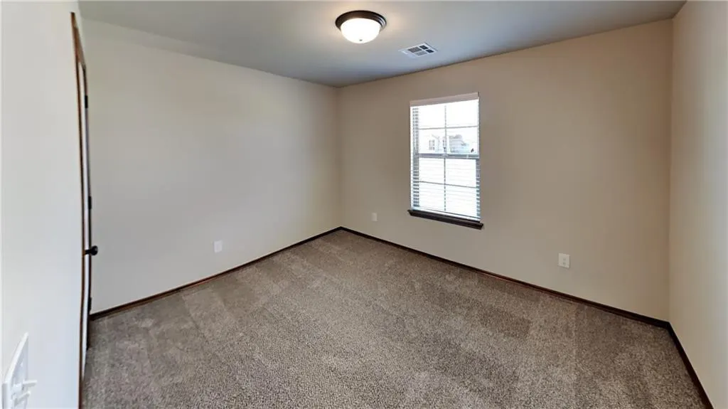 Photo 9 — 9009 NW 143rd Street, Yukon, OK 73099