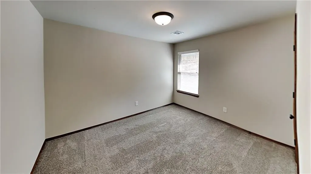 Photo 12 — 9009 NW 143rd Street, Yukon, OK 73099