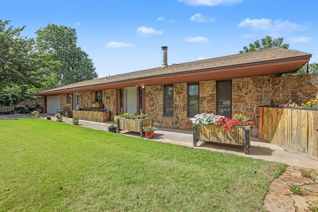 Photo 3 — 1211 E Rock Creek Road, Tuttle, OK 73089