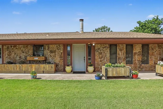 Photo 4 — 1211 E Rock Creek Road, Tuttle, OK 73089