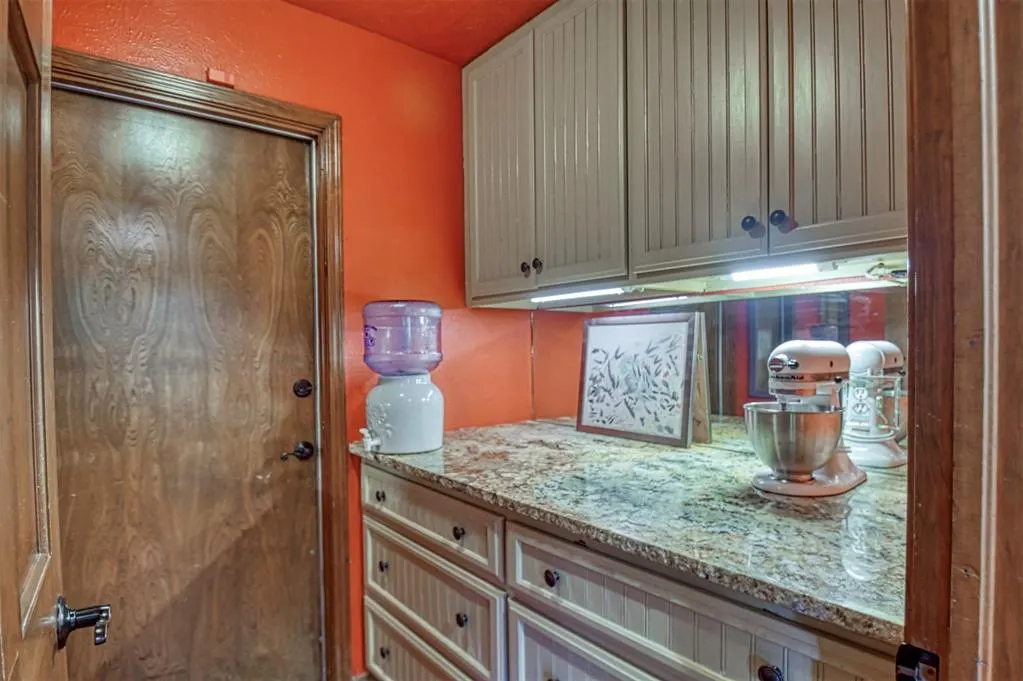 Photo 10 — 2010 Trailpine Court, Norman, OK 73072