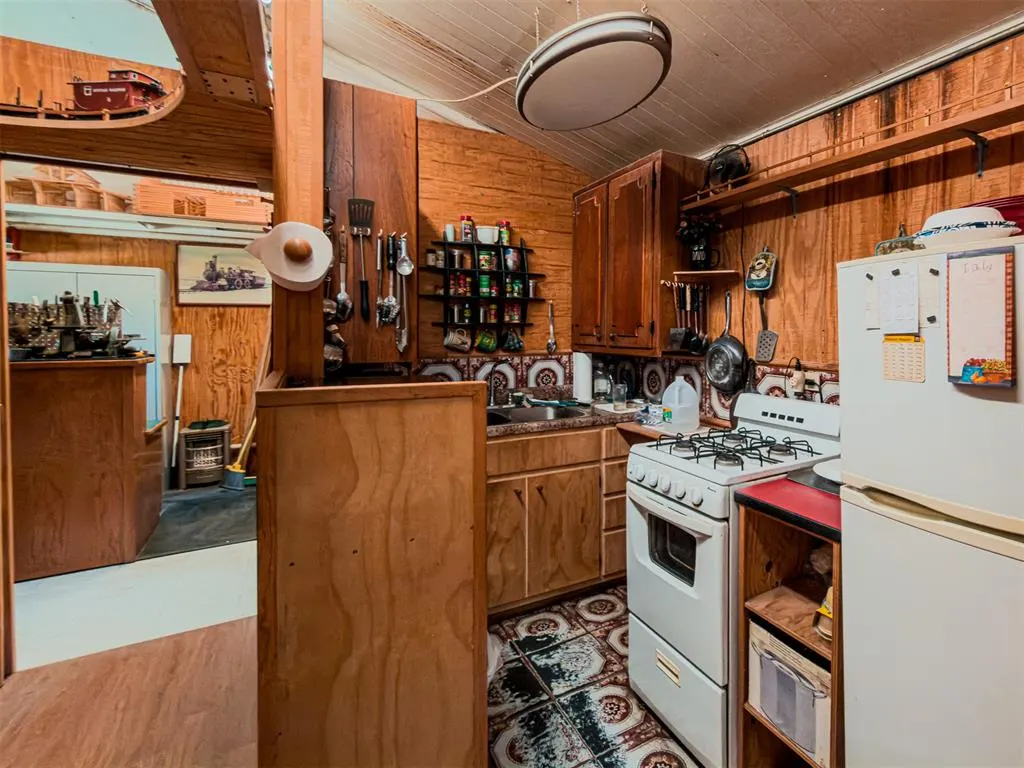 Photo 6 — 27115 W County Road 1442 Road, Cement, OK 73017