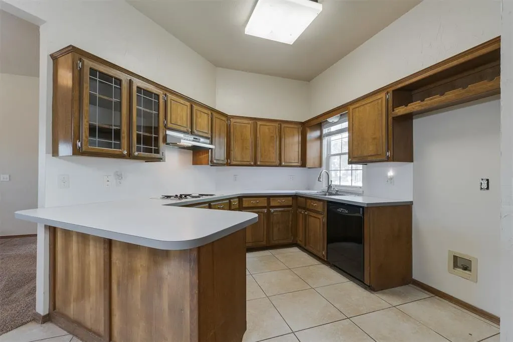 Photo 21 — 301 N Rockypoint Drive, Edmond, OK 73003