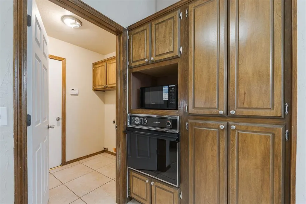 Photo 26 — 301 N Rockypoint Drive, Edmond, OK 73003