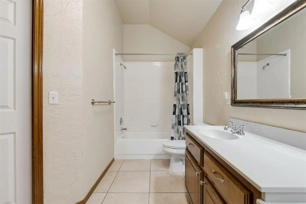 Photo 31 — 301 N Rockypoint Drive, Edmond, OK 73003