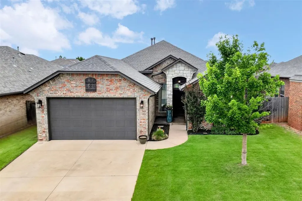 Photo 5 — 16404 Iron Fire Court, Edmond, OK 73013