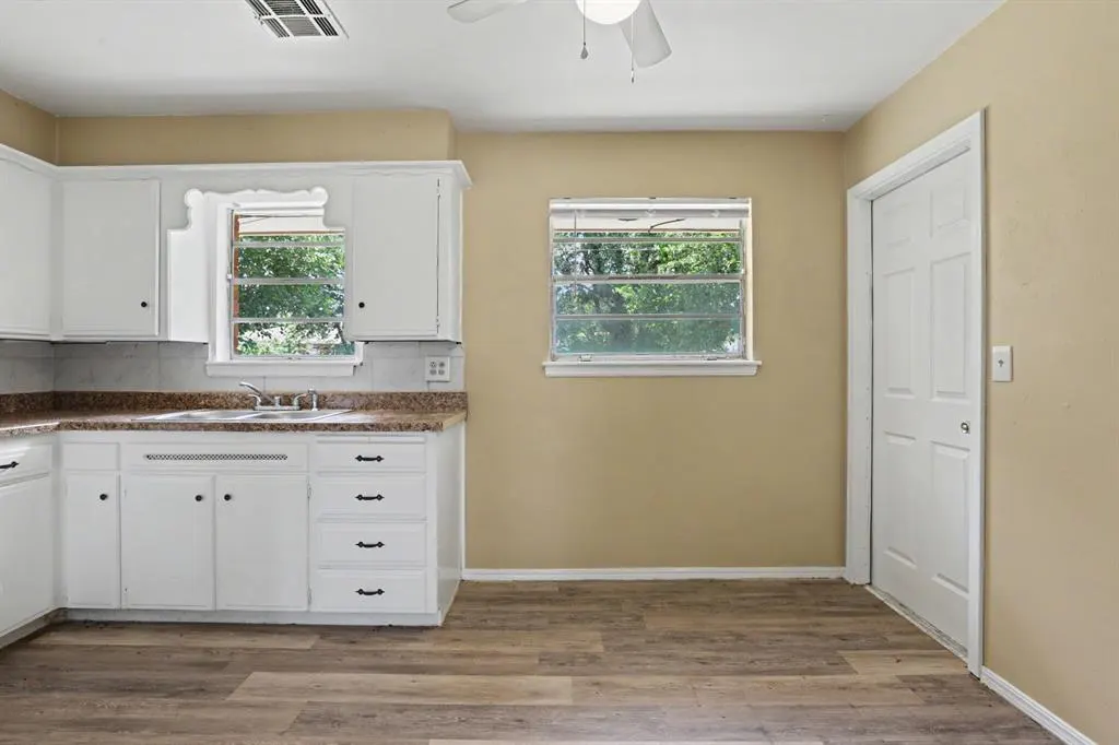 Photo 4 — 644 W Main Street, Moore, OK 73160