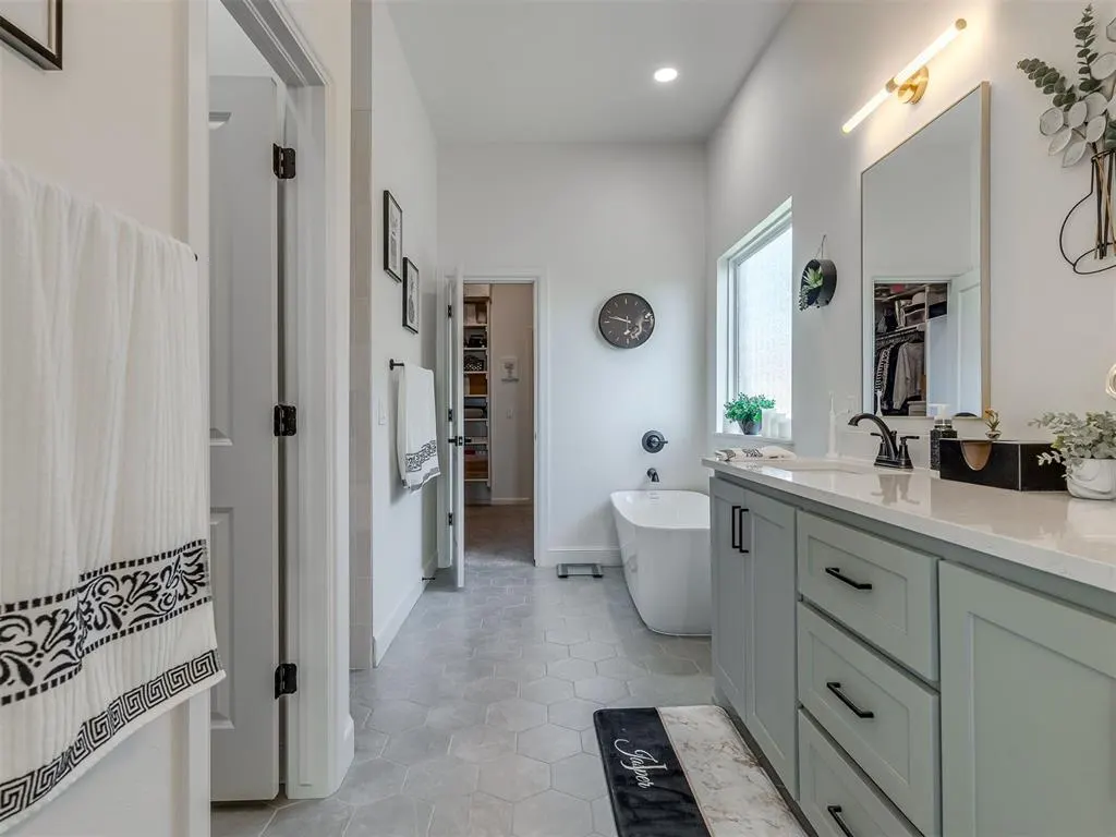 Photo 11 — 208 Braxton Way, Yukon, OK 73099