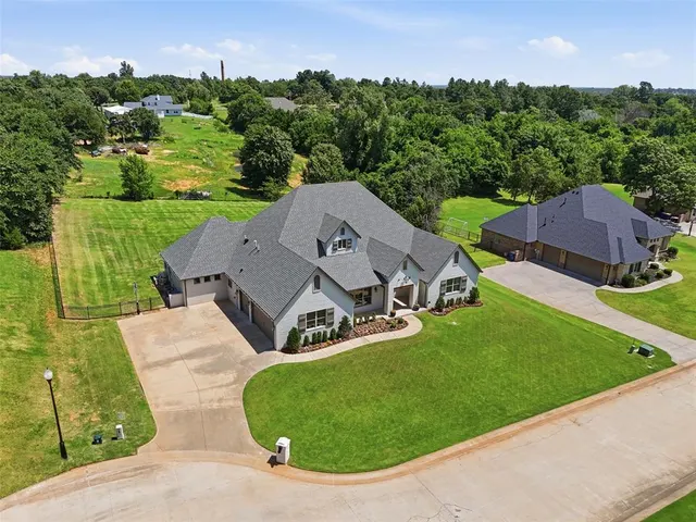 Photo 8 — 14259 Macklay Court, Choctaw, OK 73020