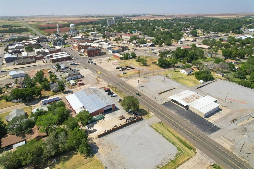 Photo 34 — 415 E Main Street, Cordell, OK 73632