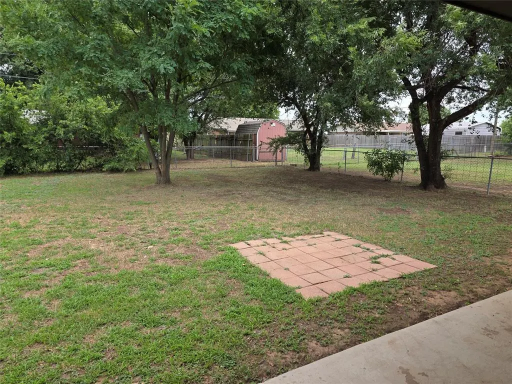 Photo 15 — 113 Glenhaven Drive, Chickasha, OK 73018