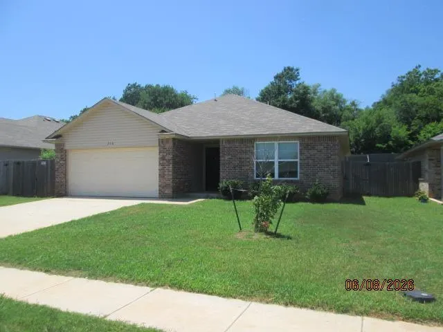 Front exterior — 208 Tuscany Circle, Noble, OK 73068