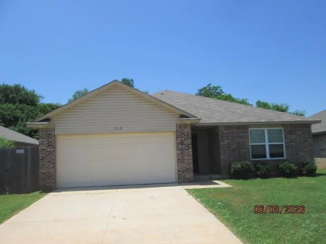 Photo 2 — 208 Tuscany Circle, Noble, OK 73068