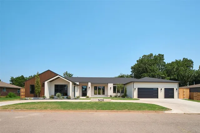 Photo 5 — 509 Benton Road, Edmond, OK 73034