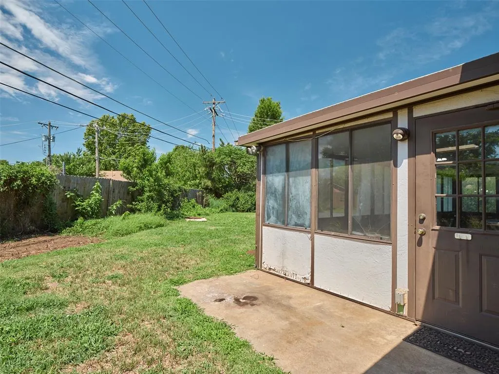 Photo 42 — 1372 W Cedarbrook Lane, Moore, OK 73170