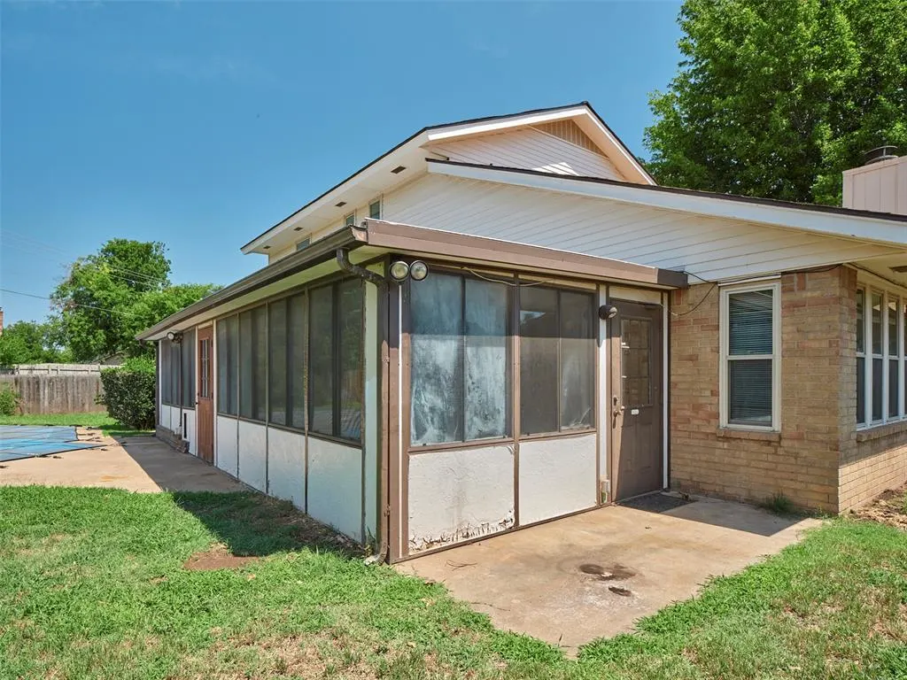 Photo 43 — 1372 W Cedarbrook Lane, Moore, OK 73170