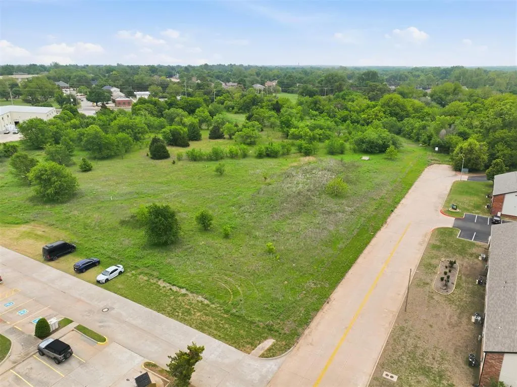 Photo 17 — 1 SW Fillmore Avenue, Norman, OK 73072