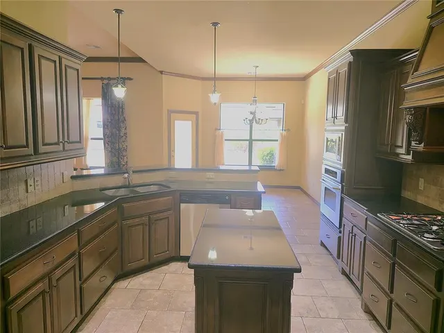 Photo 7 — 2924 SW 136th Street, Oklahoma City, OK 73170