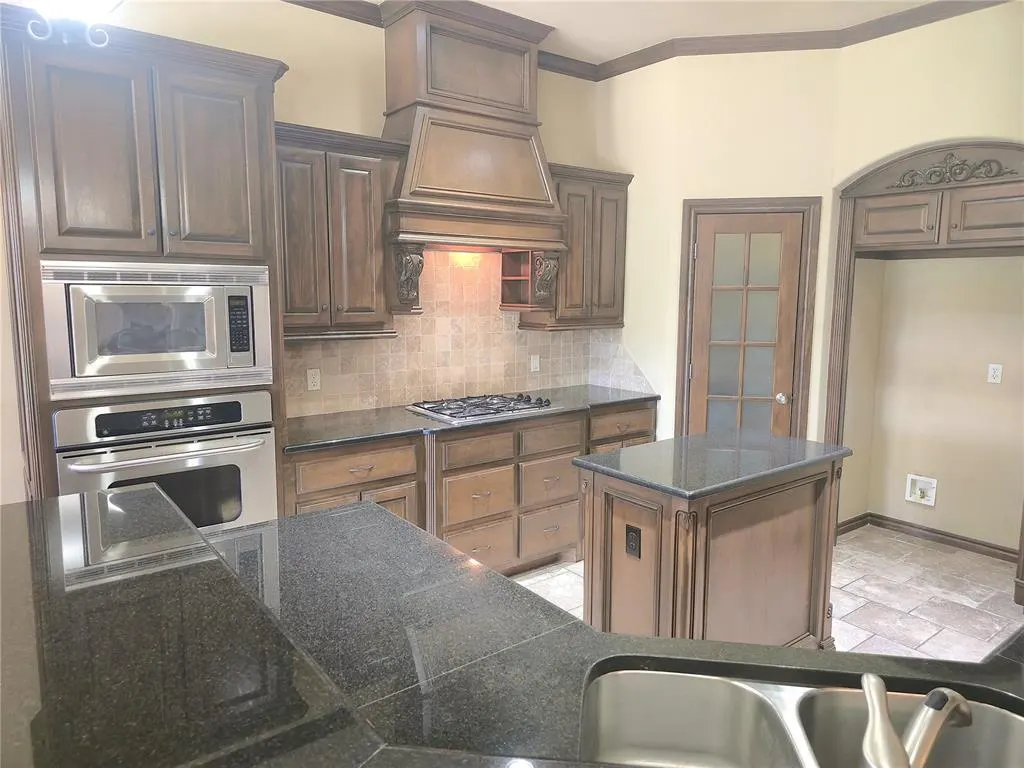 Photo 9 — 2924 SW 136th Street, Oklahoma City, OK 73170