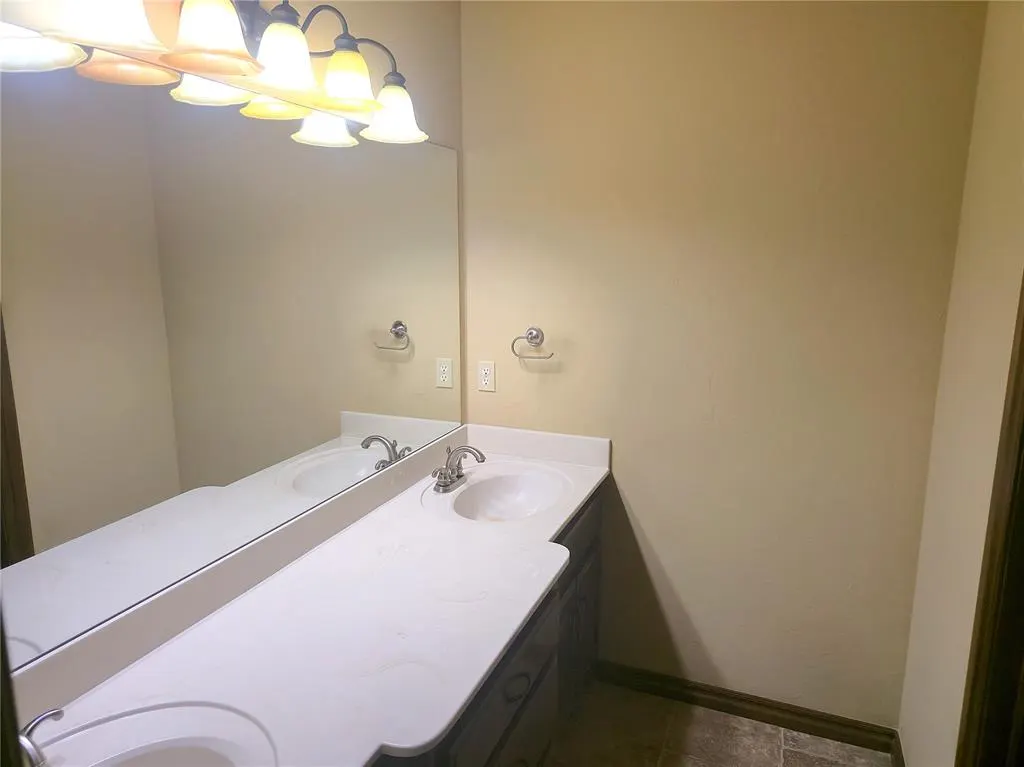 Photo 12 — 2924 SW 136th Street, Oklahoma City, OK 73170
