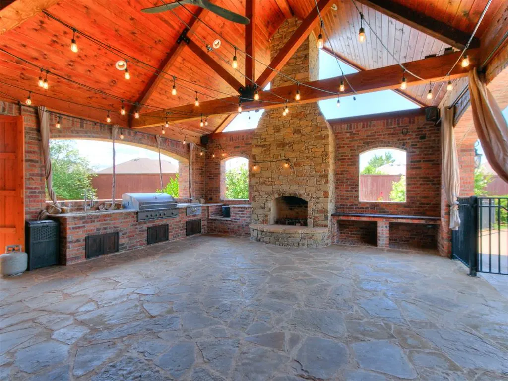 Photo 3 — 14401 Yorkshire Lane, Oklahoma City, OK 73142