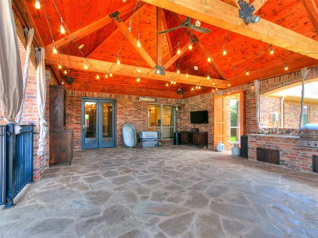 Photo 4 — 14401 Yorkshire Lane, Oklahoma City, OK 73142
