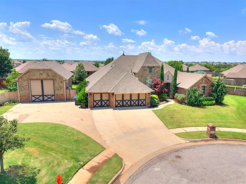 Photo 5 — 14401 Yorkshire Lane, Oklahoma City, OK 73142