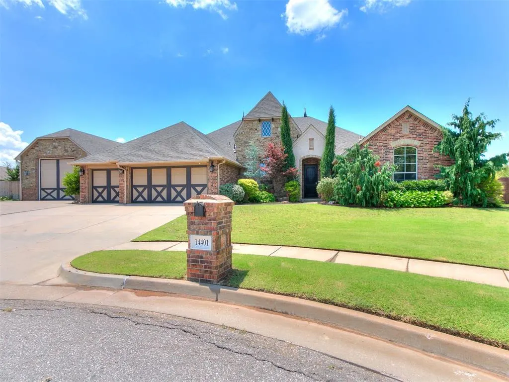 Photo 9 — 14401 Yorkshire Lane, Oklahoma City, OK 73142