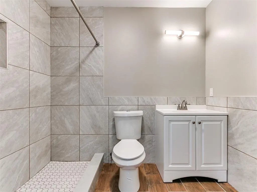 Photo 13 — 14401 Yorkshire Lane, Oklahoma City, OK 73142