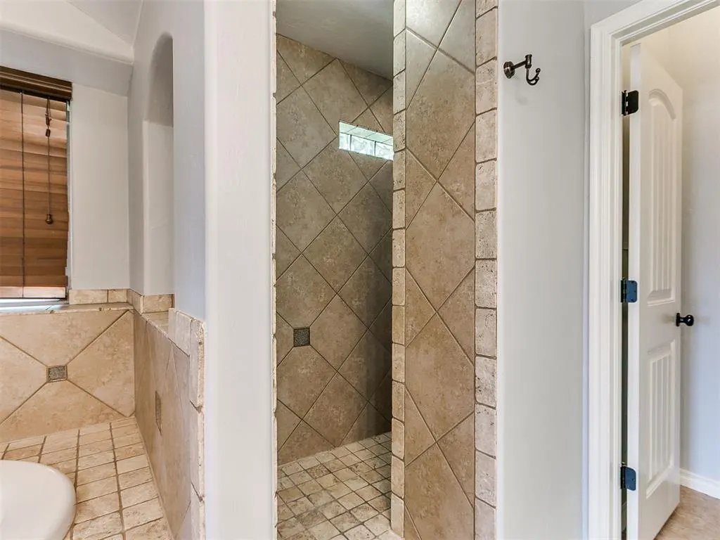 Photo 27 — 14401 Yorkshire Lane, Oklahoma City, OK 73142