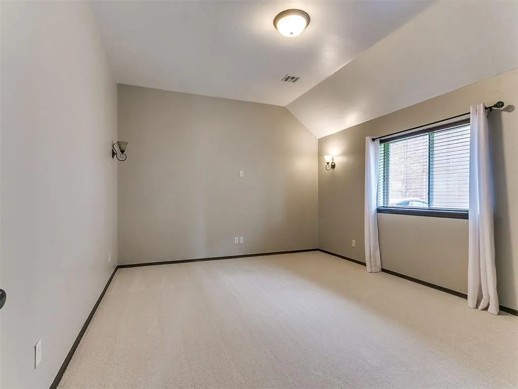 Photo 32 — 14401 Yorkshire Lane, Oklahoma City, OK 73142