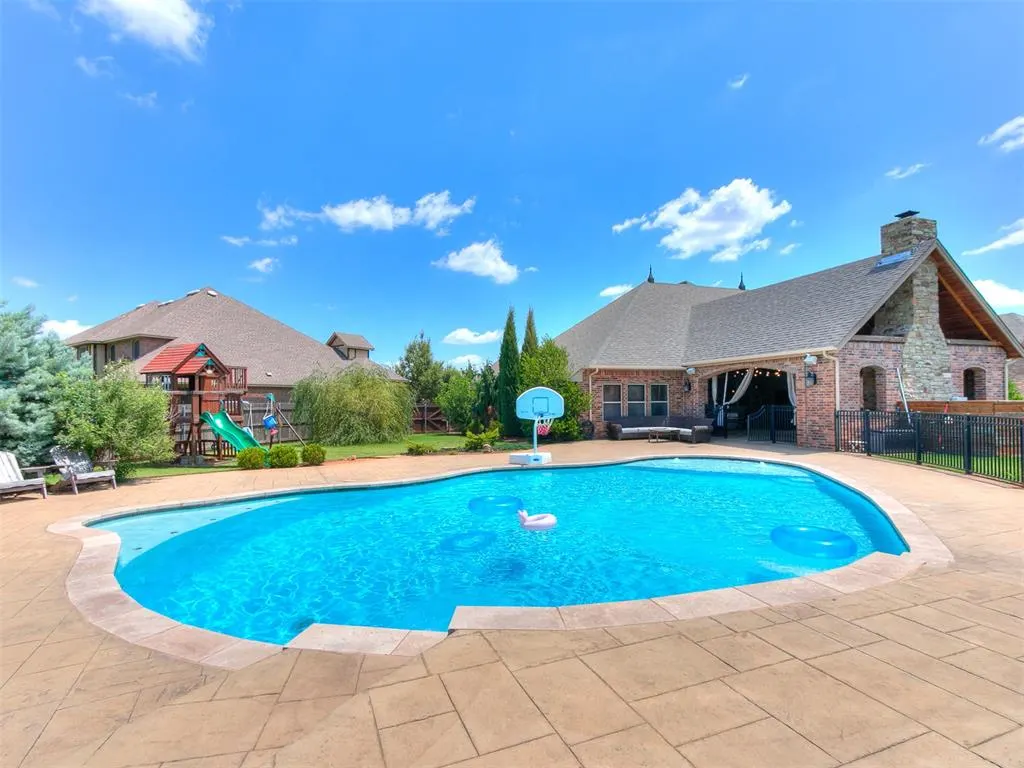 Photo 39 — 14401 Yorkshire Lane, Oklahoma City, OK 73142
