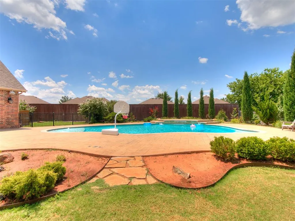Photo 40 — 14401 Yorkshire Lane, Oklahoma City, OK 73142