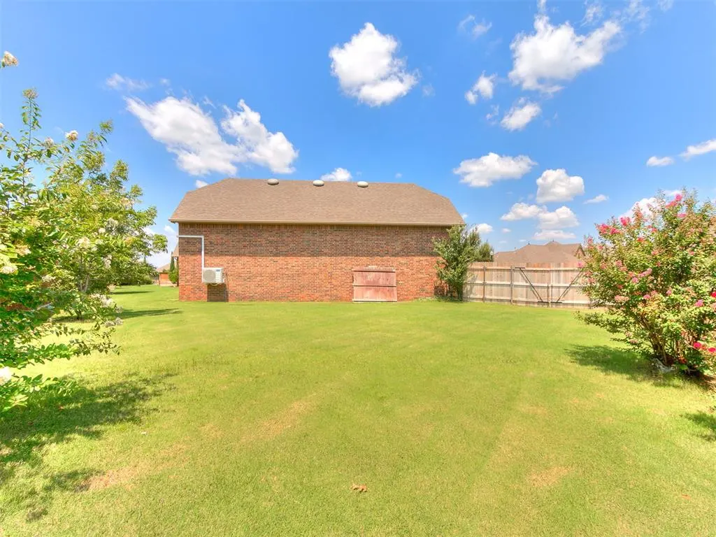 Photo 46 — 14401 Yorkshire Lane, Oklahoma City, OK 73142