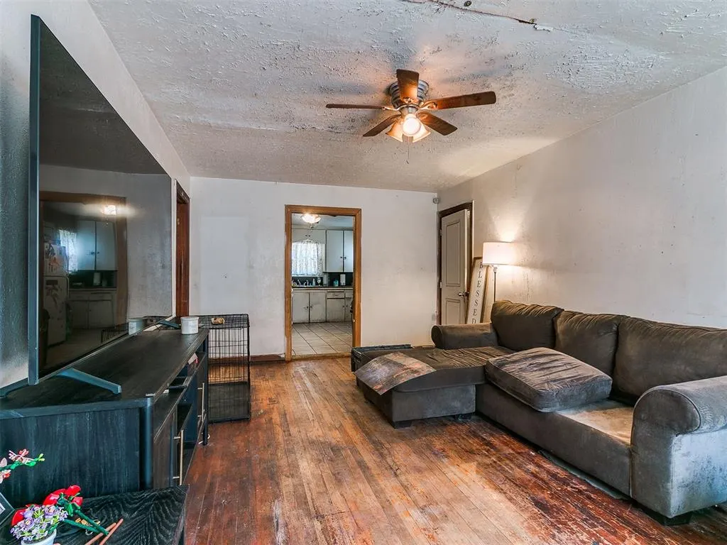 Photo 6 — 1137 Carverdale Drive, Oklahoma City, OK 73117