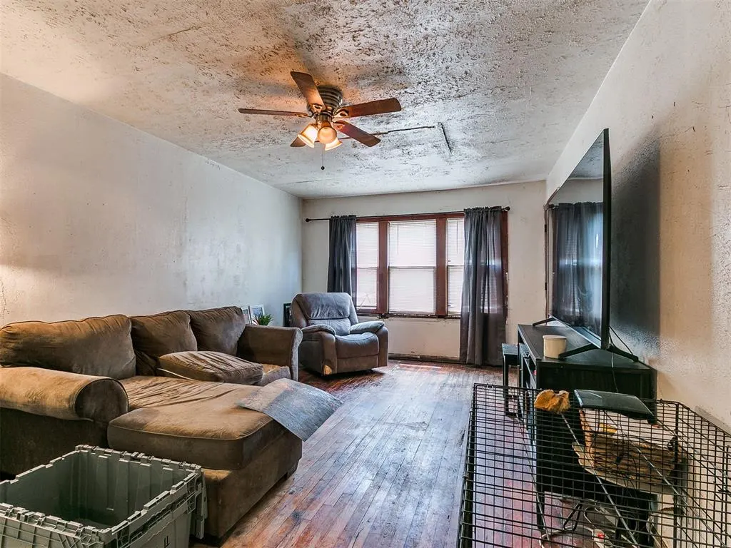 Photo 7 — 1137 Carverdale Drive, Oklahoma City, OK 73117