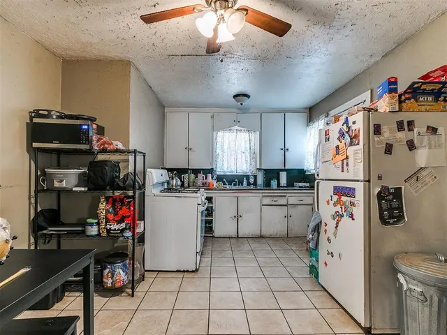 Photo 8 — 1137 Carverdale Drive, Oklahoma City, OK 73117