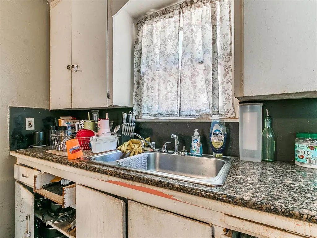 Photo 14 — 1137 Carverdale Drive, Oklahoma City, OK 73117