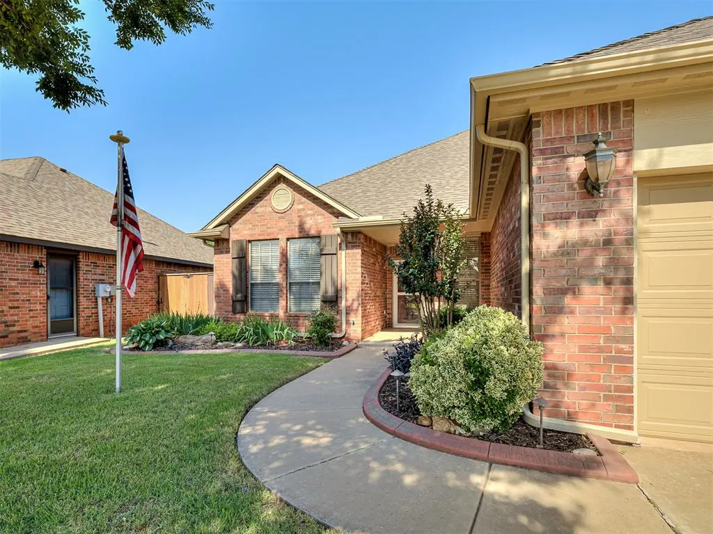 Photo 2 — 2933 Firewheel Road, Edmond, OK 73013