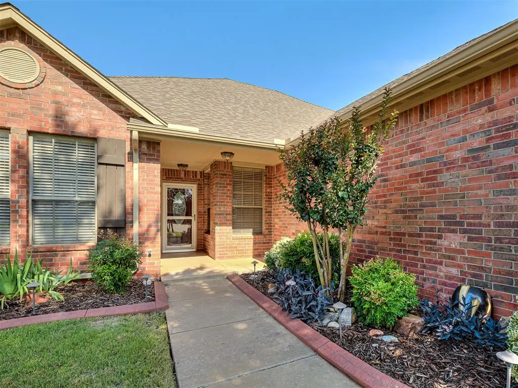 Photo 3 — 2933 Firewheel Road, Edmond, OK 73013