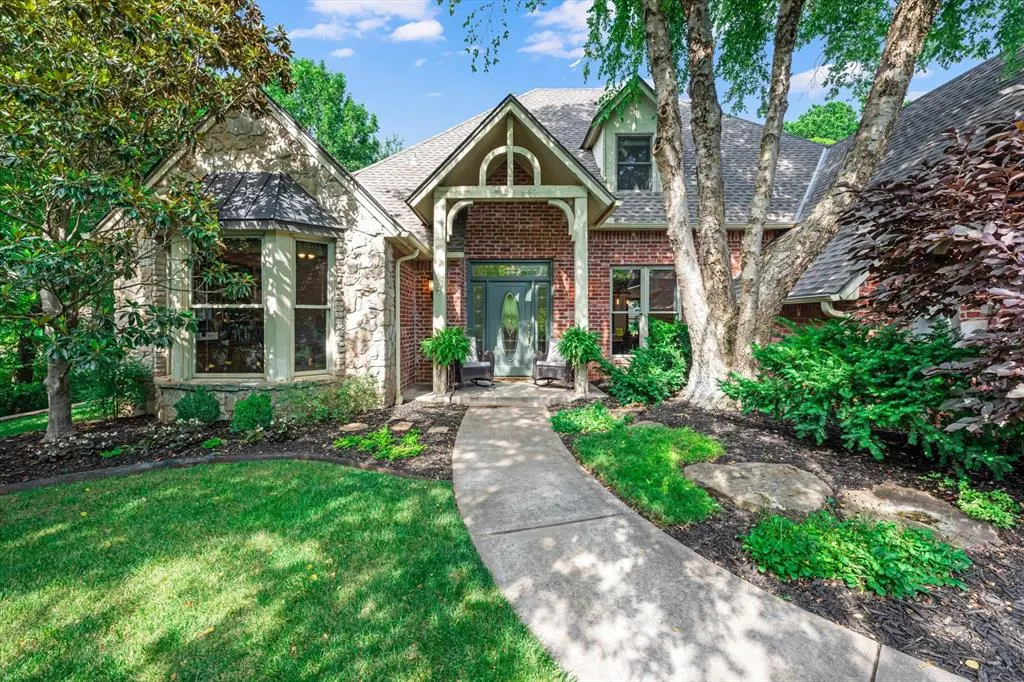 Photo 2 — 3824 Deerbrook Court, Edmond, OK 73003