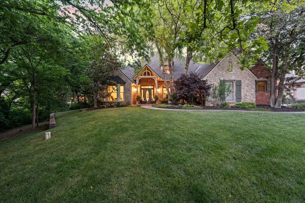 Photo 3 — 3824 Deerbrook Court, Edmond, OK 73003