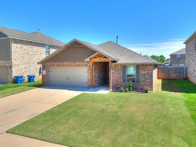 Photo 3 — 1104 NW 4th Street, Newcastle, OK 73065