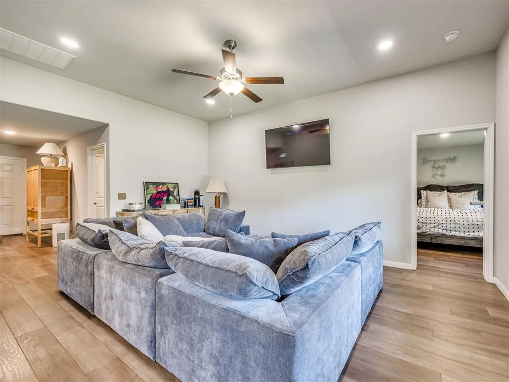 Photo 4 — 1104 NW 4th Street, Newcastle, OK 73065