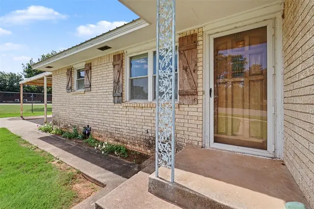 Photo 6 — 414 E Broadway Street, Leedey, OK 73654