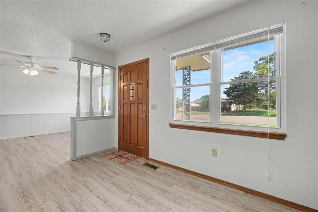 Photo 7 — 414 E Broadway Street, Leedey, OK 73654