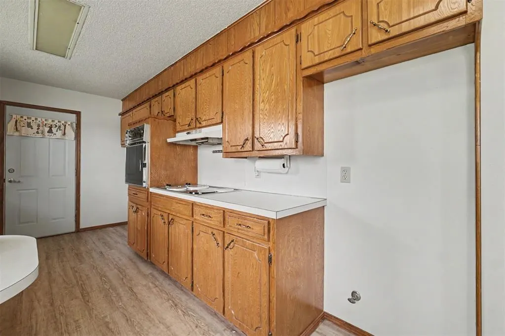 Photo 11 — 414 E Broadway Street, Leedey, OK 73654